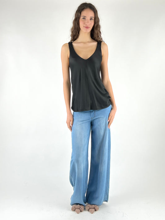 DEVA - TOP IN SATIN