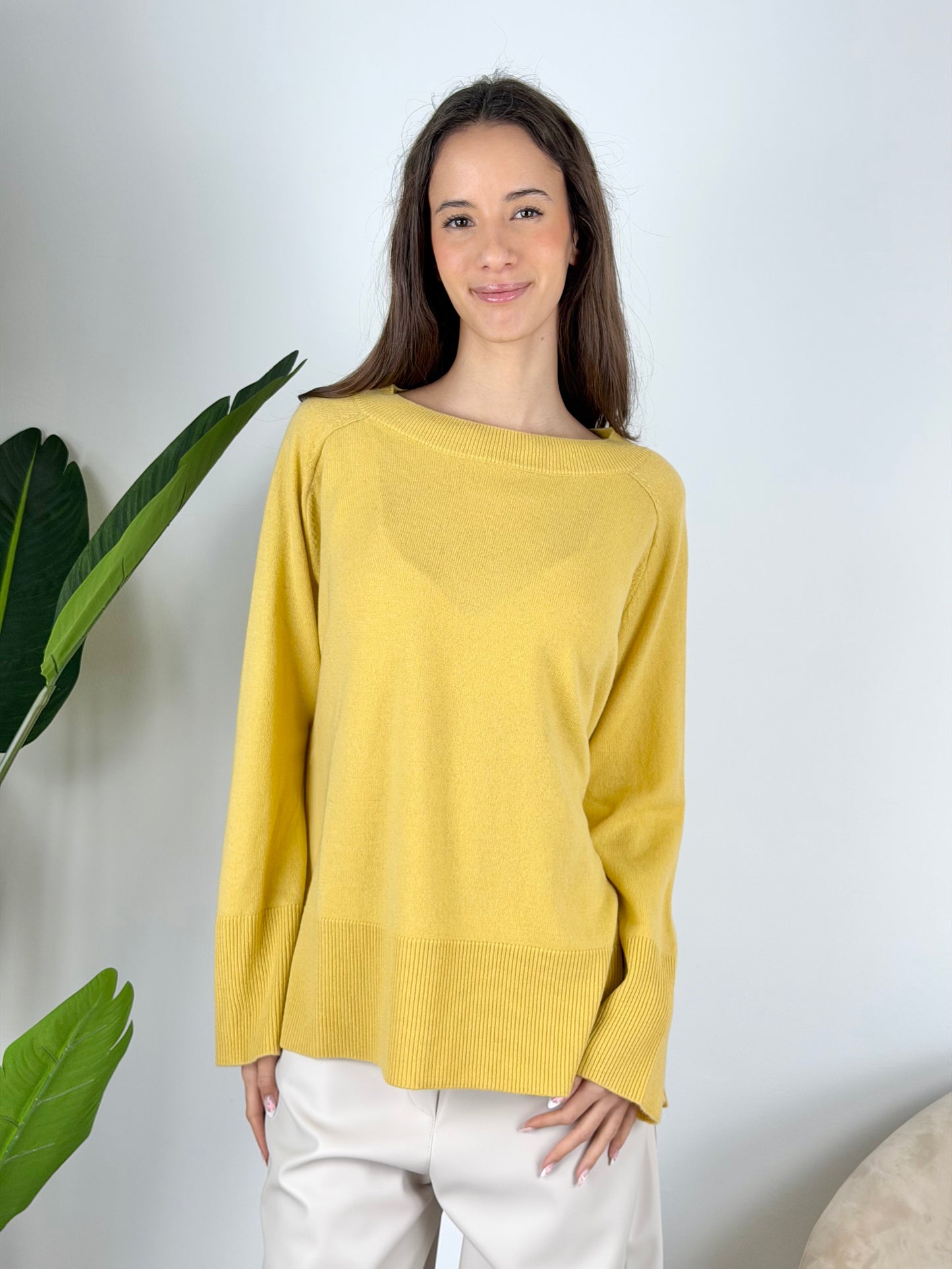 TENSIONE IN - MAGLIA GIROCOLLO CON SPACCHI