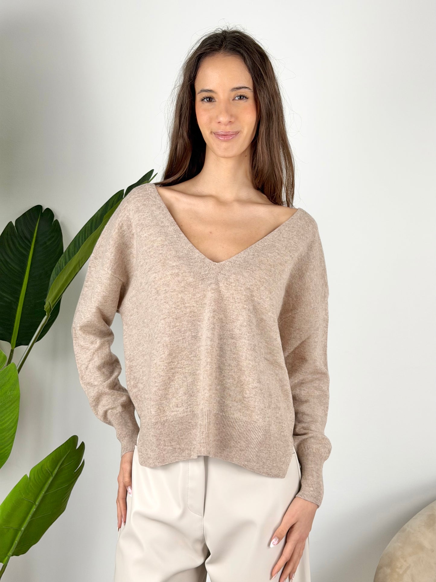 TENSIONE IN - MAGLIA SCOLLO A V BOTTONI