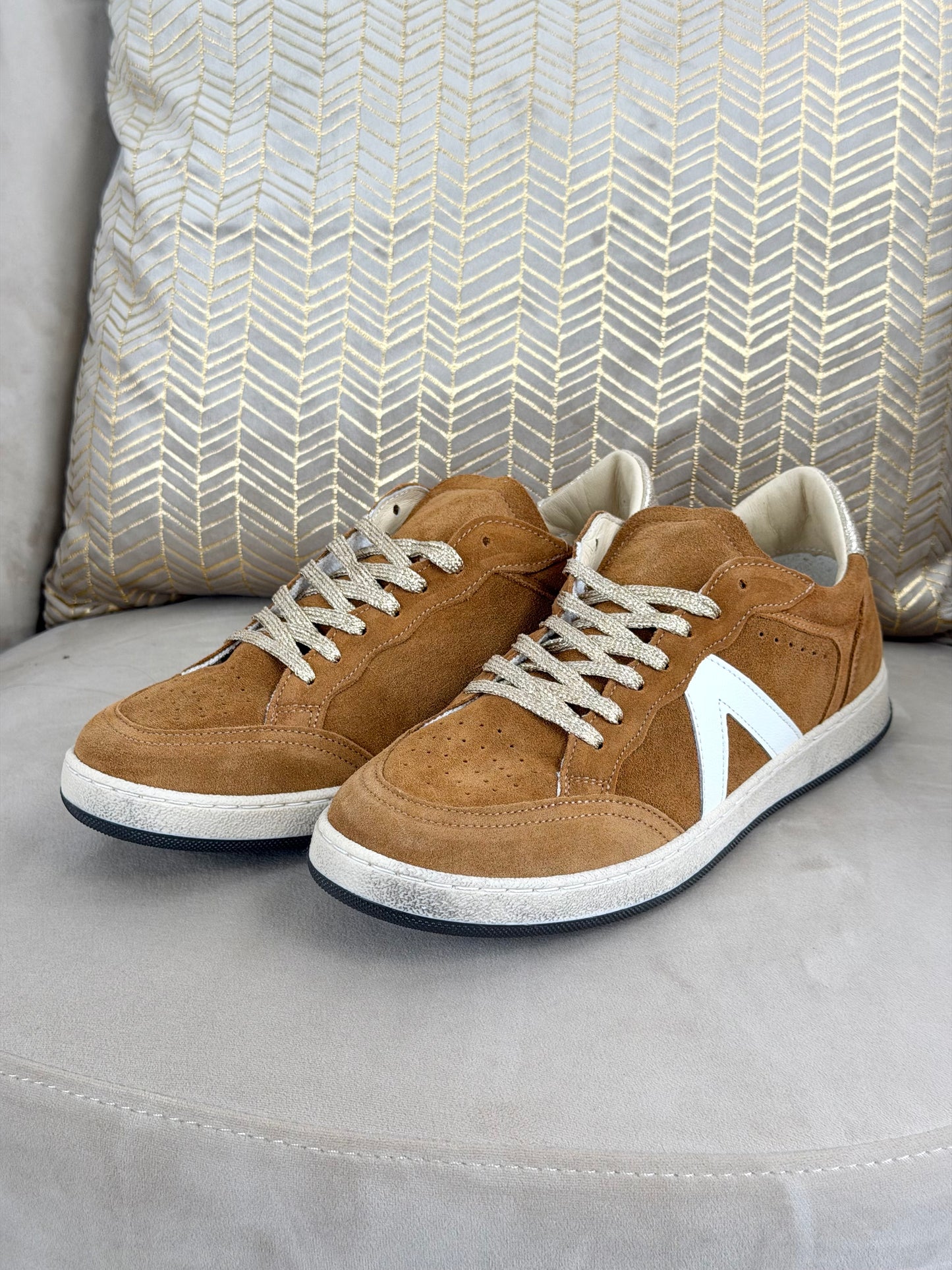 DIVINE FOLLIE - SNEAKERS SPECIAL 02
